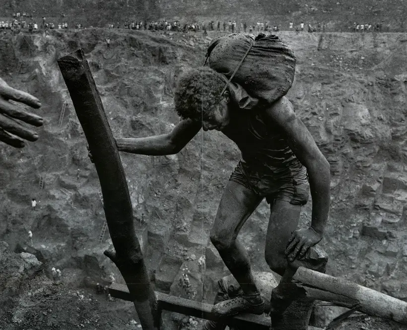 Image from Sebastião Salgado's Gold Mine series from 1986