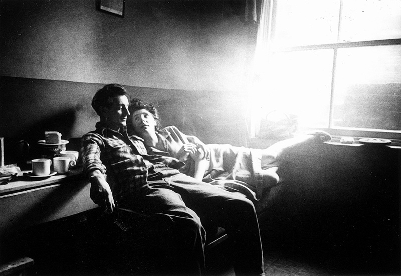Cockney Life at the Elephant and Castle, Jan 9, 1949