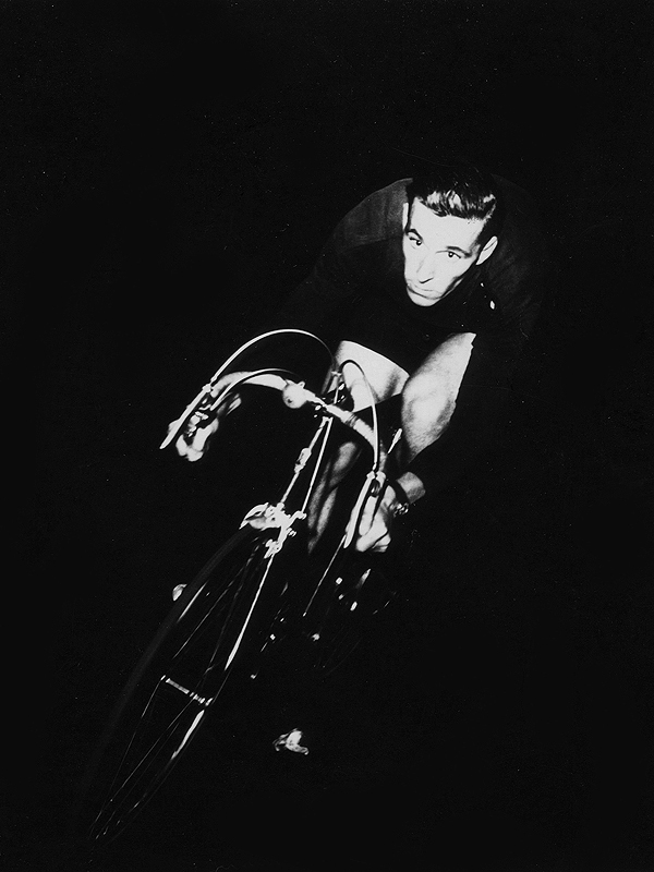 Ken Joy breaks the London-Brighton Record, 1949