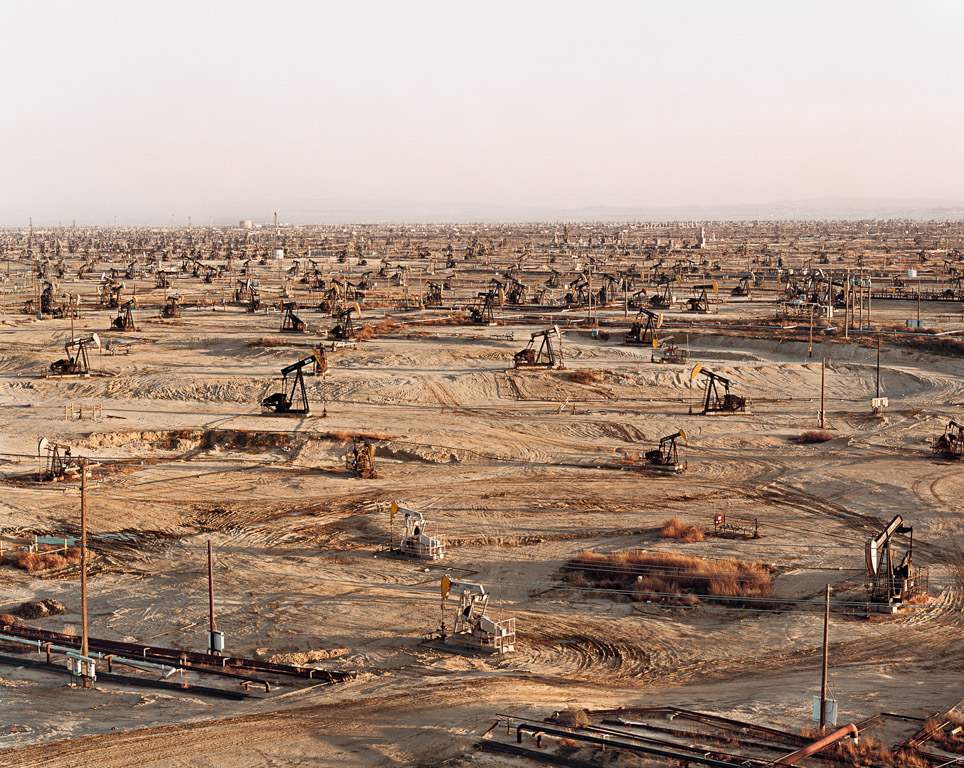 Oil Fields #2 Belridge, California, USA, 2003. © Edward Burtynsky