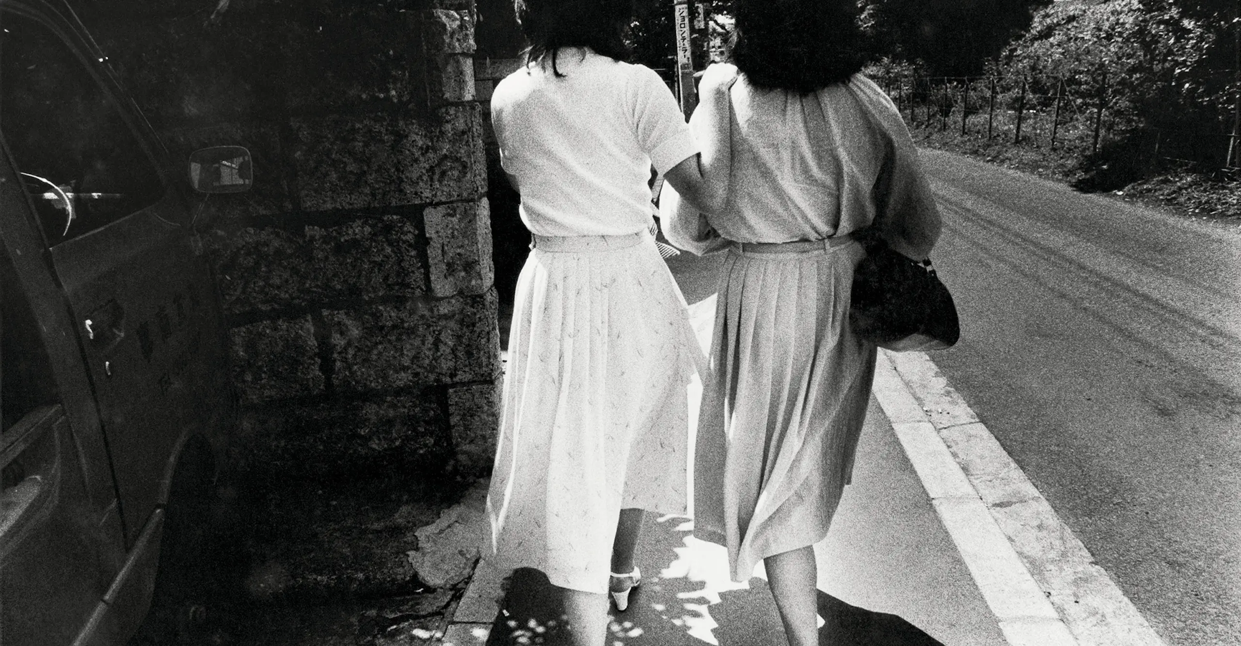 【希少】ひととくるま /  東京写真専門学院・報道写真科専攻生 Japanese language exhibition tour: Japanese Women Photographers