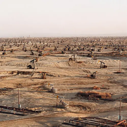 Oil Fields #2 Belridge, California, USA, 2003. © Edward Burtynsky