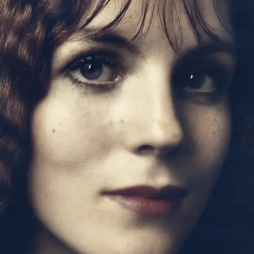 Vogue Studio, English Rose, 1970 © Julian Cottrell