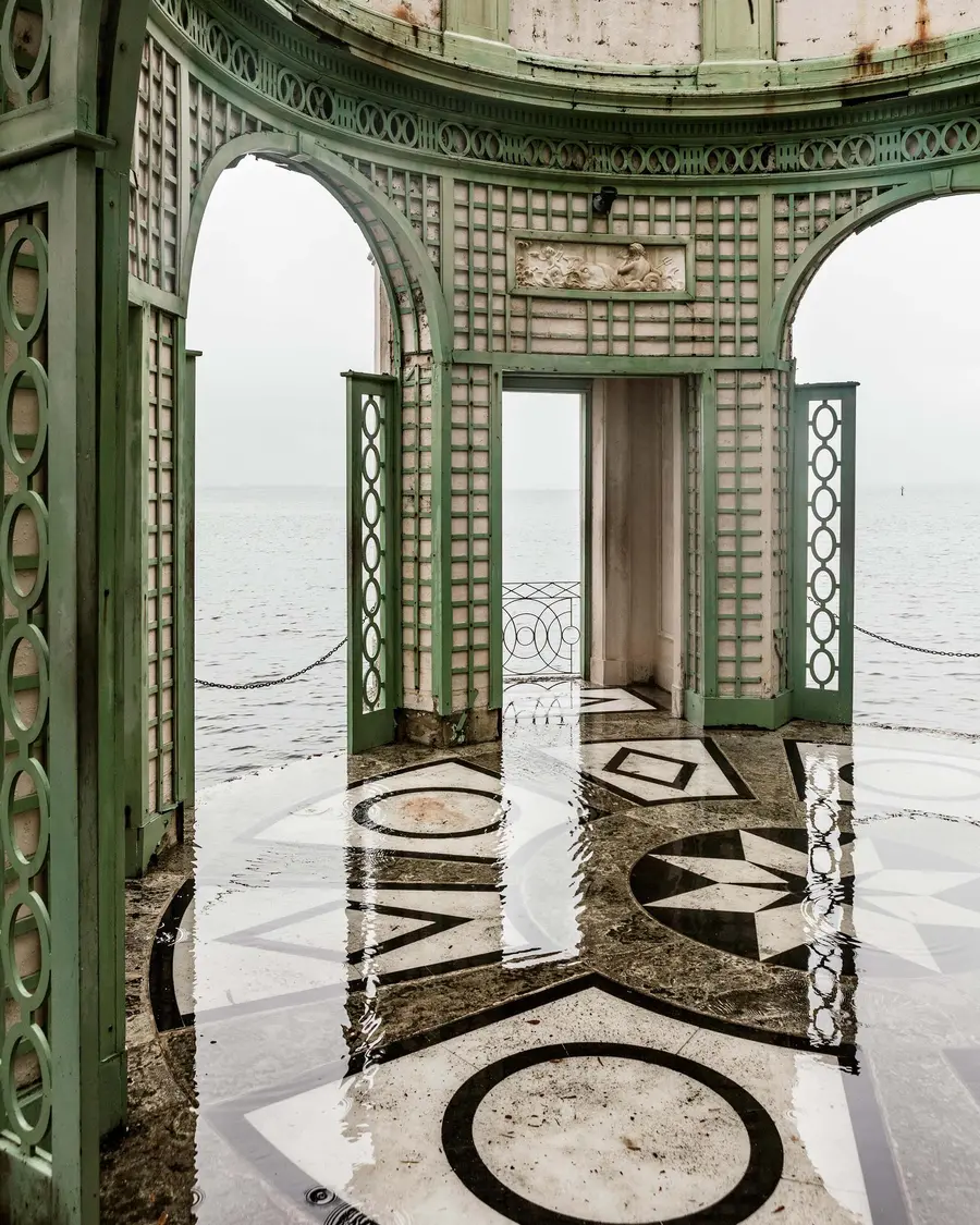 Anastasia Samoylova, The Tea Room, 2018, from the series FloodZone © Anastasia Samoylova, Courtesy of artist