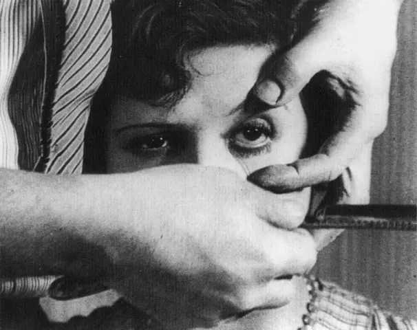 A film still from Luis Buñuel and Salvador Dali's Un Chien Andalou, 1929